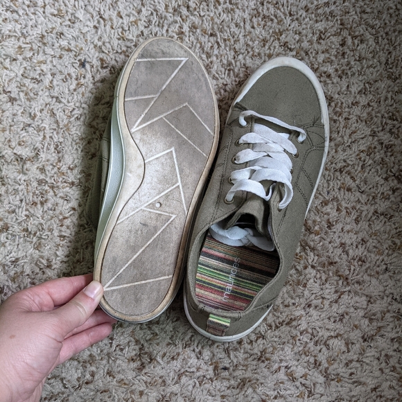 Maurices woman's shoes - Picture 2 of 3